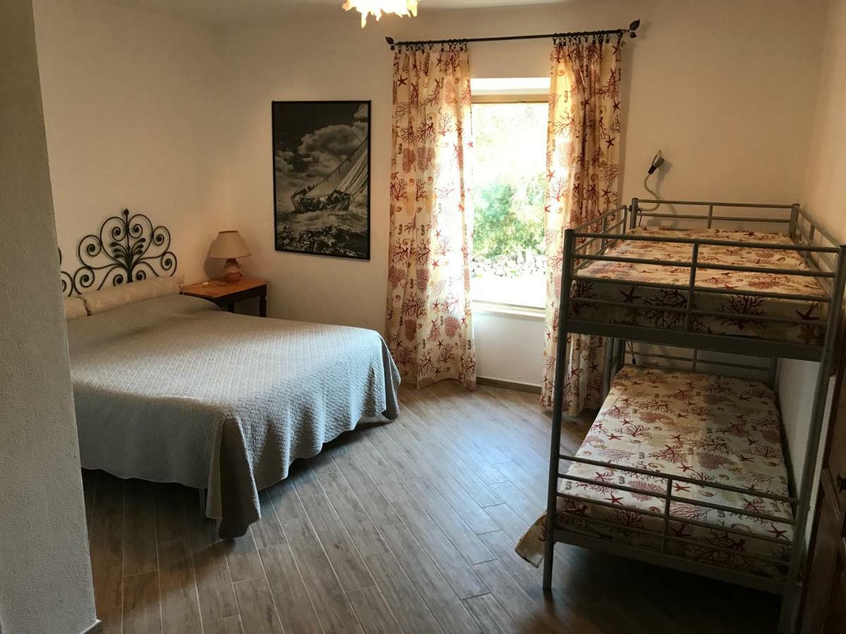 Bed and Breakfast Le 25 Tartarughe Санта-Тереза-Галлура Экстерьер фото