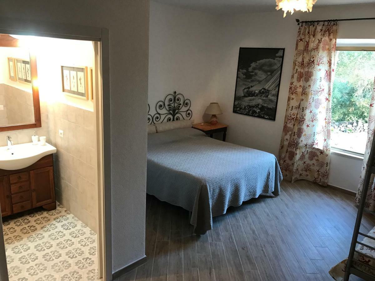Bed and Breakfast Le 25 Tartarughe Санта-Тереза-Галлура Экстерьер фото